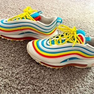 Nike Air max tennis shoes size 4 US